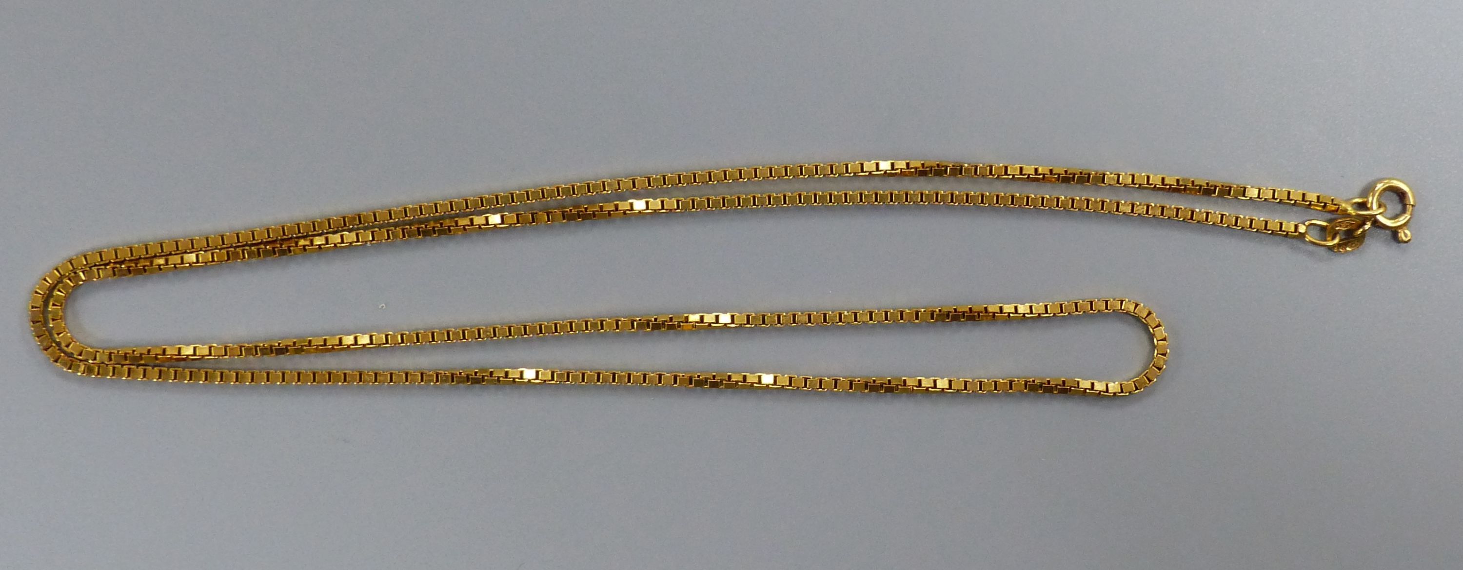 A modern 9ct gold chain, 55cm,